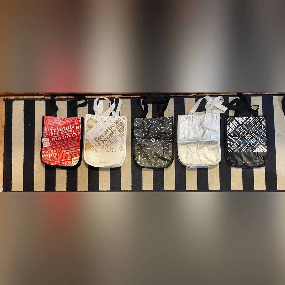 5 reusable Lululemon 11 1/2 inch bags